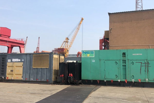 遂宁发电机出租空气滤清器的清洁频率是多少？