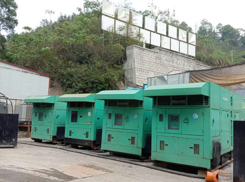 遂宁先进的应急发电机系统中智能监测和控制系统如何确保电压稳定？