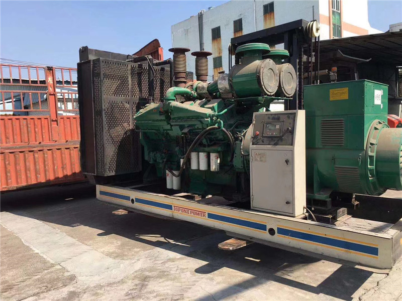 遂宁如何判断柴油发电机组的机油温度是否达到了合适的预热温度？